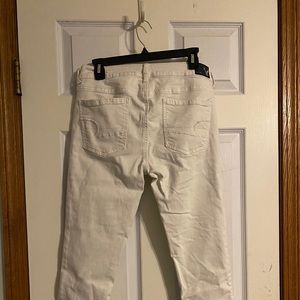 White American Eagle skinny jeans